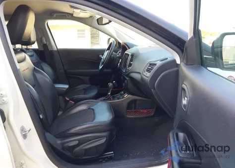 2019 Jeep Compass Trailhawk 4X4 from USA, damaged, VIN 3C4NJDDB6KT721290